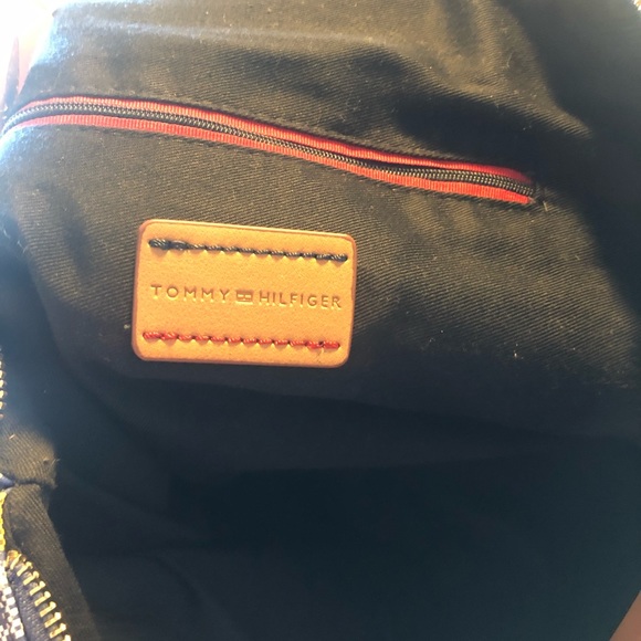 Tommy Hilfiger Tote Bag - Picture 5 of 5